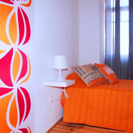 Hostel Fly To Lisbon