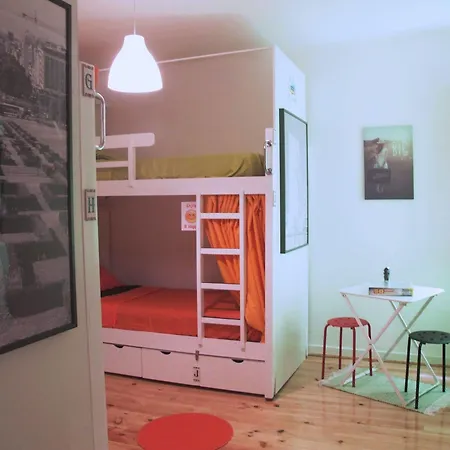 Fly To Hostal Lisboa